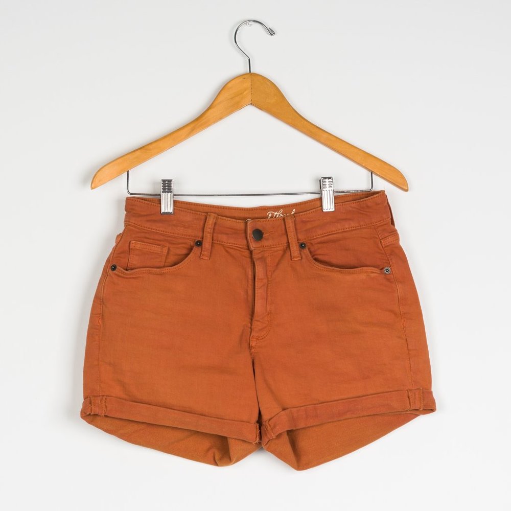 Women's Universal Thread High Rise Midi Orange Shorts size 4/27